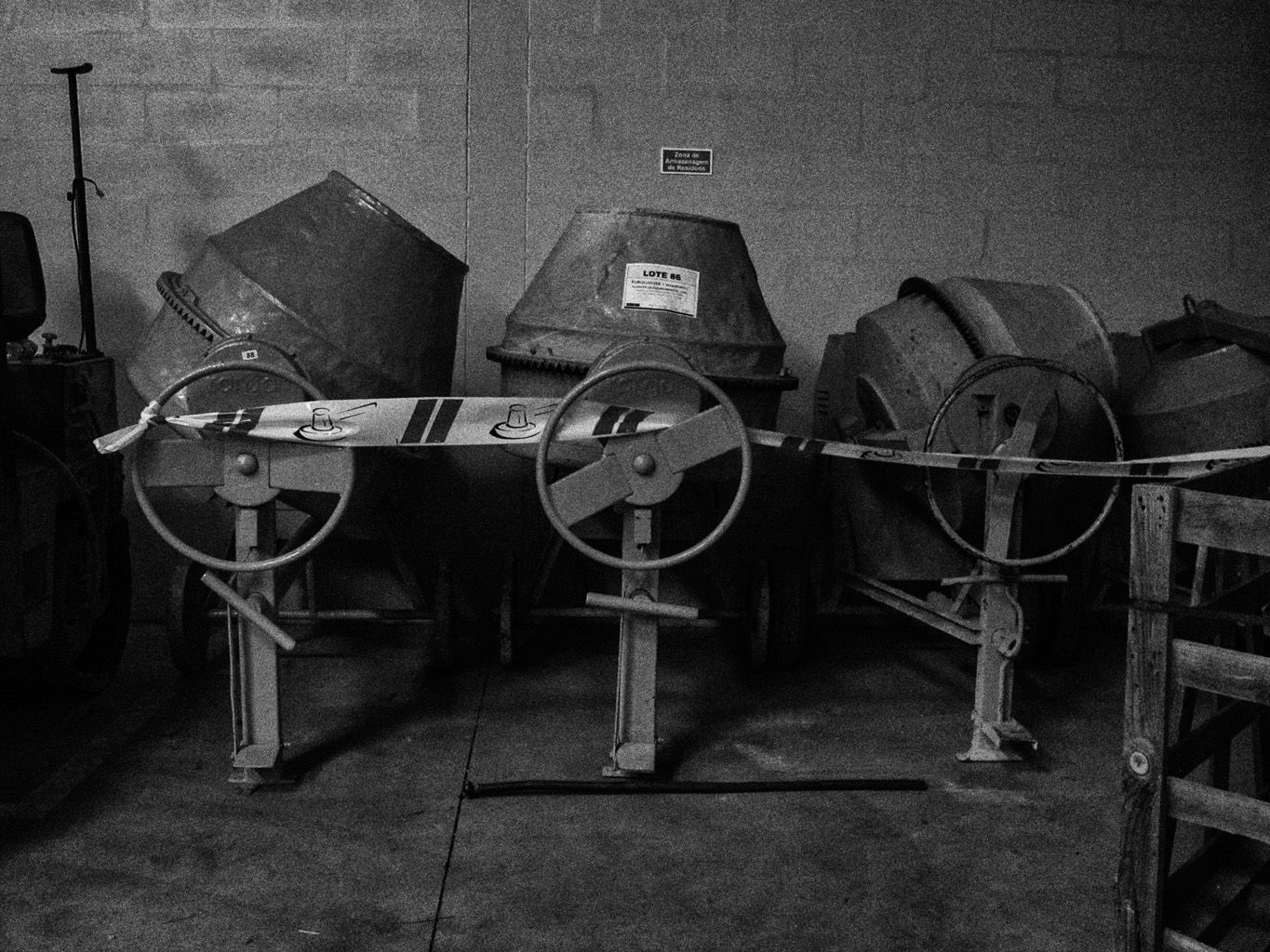 Leilão púlico de equipamentos da FDO na sede do grupo.